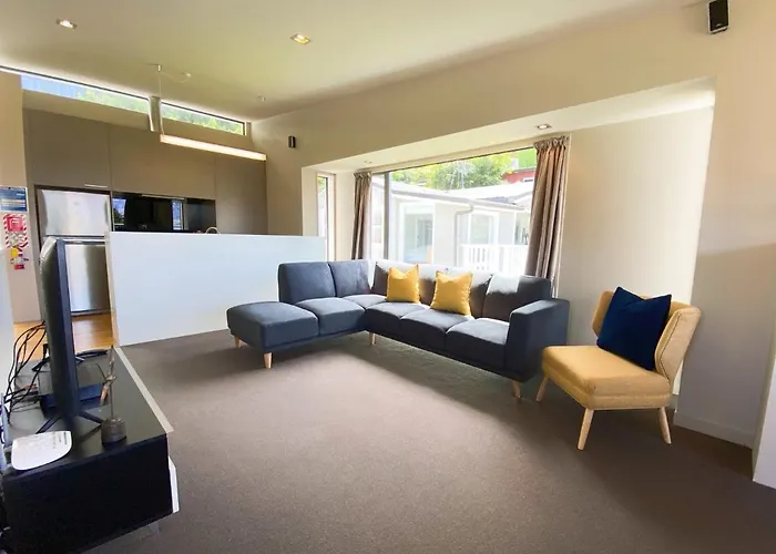 Tekau - Modern Holiday Apartment With Lakeview